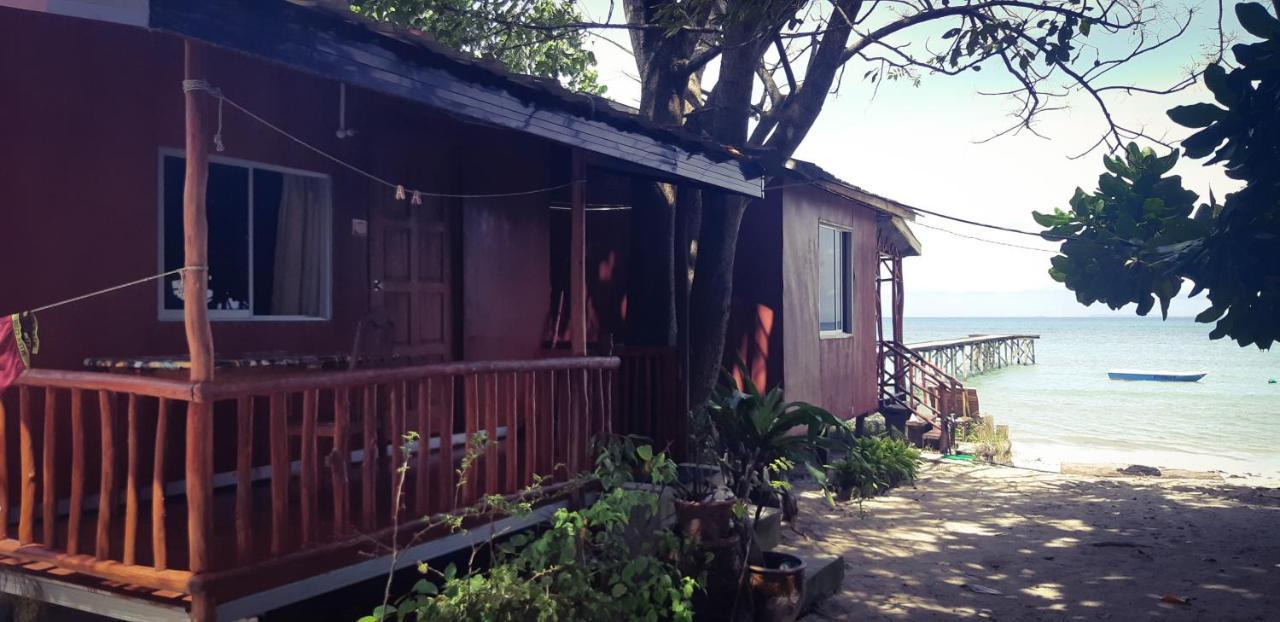 Tajau Laut Guesthouse Kudat Buitenkant foto